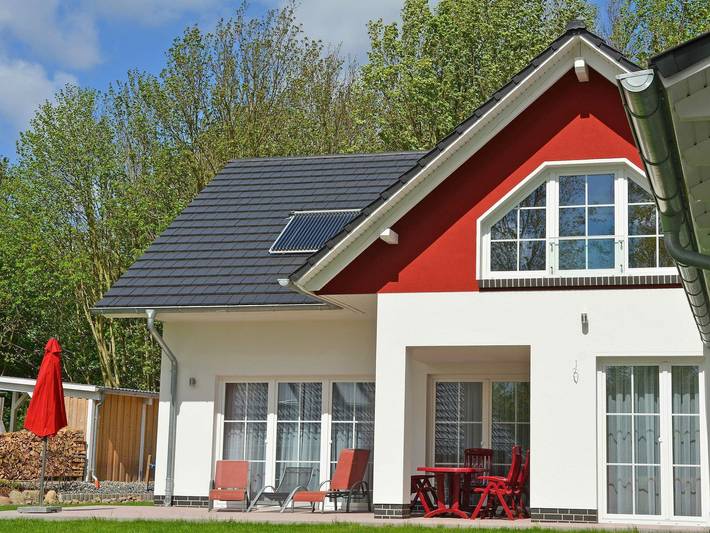 Ferienhaus für 6 Personen, mit Terrasse und Garten sowie Sauna in Sellin - 2