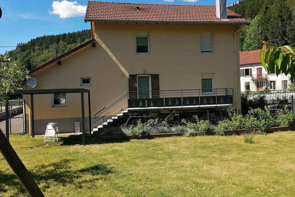 Geräumiges Haus 5 Personen möglich 7, umzäunten Garten, Tiere akzeptiert Klasse 3 Sterne in Ventron, Regionaler Naturpark Belchen der Vogesen