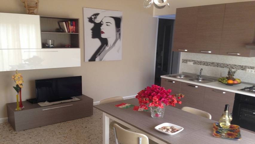 Gîte pour 8 personnes, avec balcon à Alcamo Marina - 2