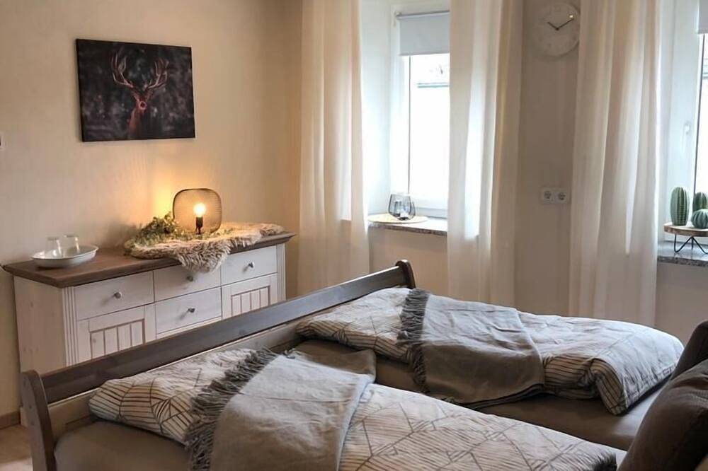 Ganze Wohnung, Gemütliches Ferienhaus mit großer Terasse in Kirchenlamitz, Landkreis Wunsiedel im Fichtelgebirge