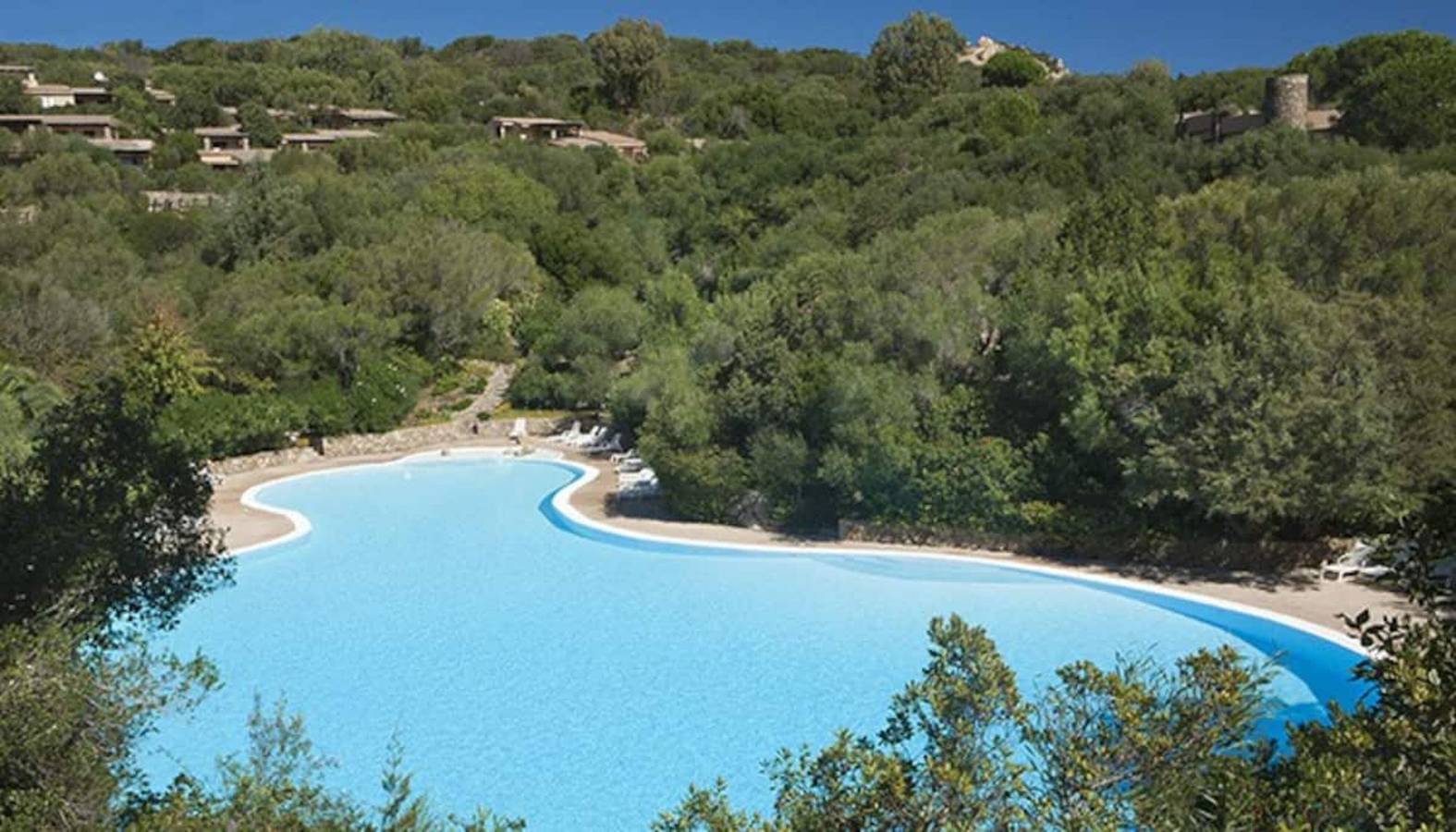 Entire studio, Studio Appartamento 'Monolocale Cala Capra' close to the Beach with Shared Pool & Wi-Fi in Capo d'Orso, Palau (Sardinia)