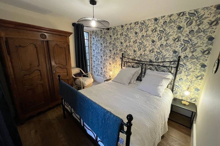 Location de vacances pour 6 personnes, avec balcon, adapté aux familles à Saint-Sernin-du-Plain - 2