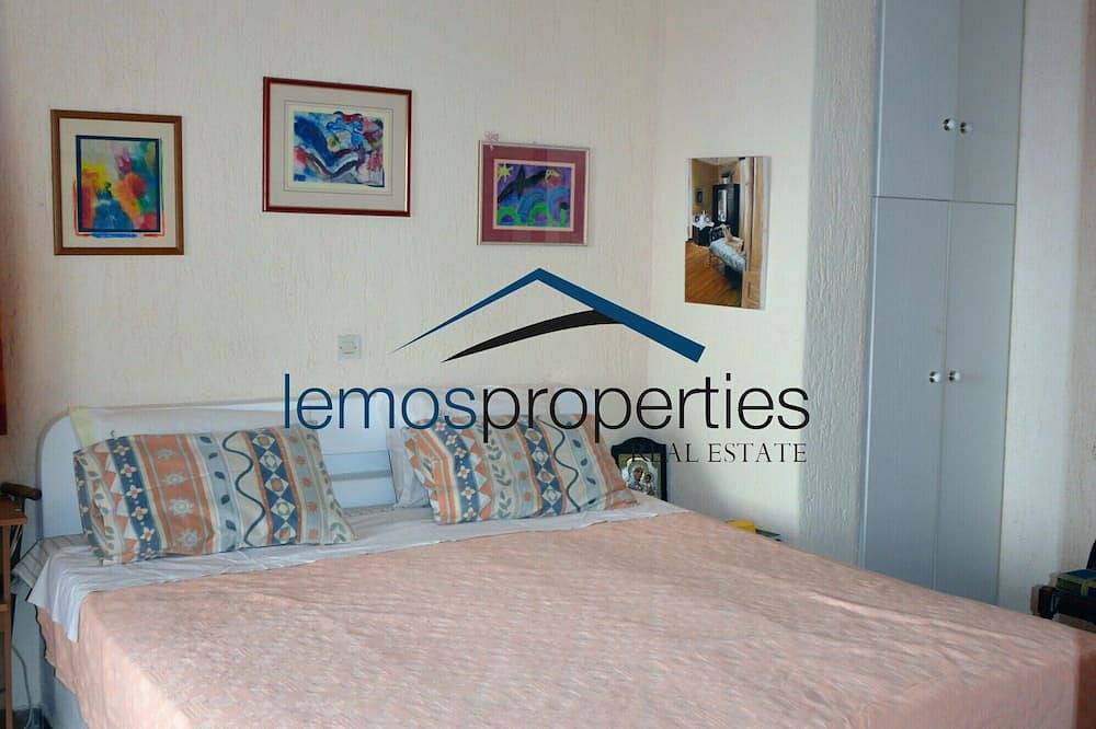 Großes Familienhaus ideal für eine Gruppe von Freunden oder drei Familien in Kea