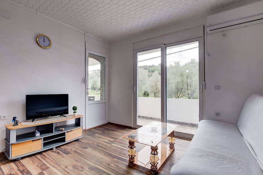 Ganze Wohnung, Family 2Br Apartment in der Nähe des Strandes von Utjeha in Utjeha-Bušat, Montenegro Coast
