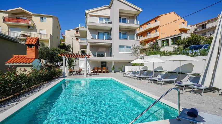 Apartamento de vacaciones para 5 personas, con piscina y jardín - 1