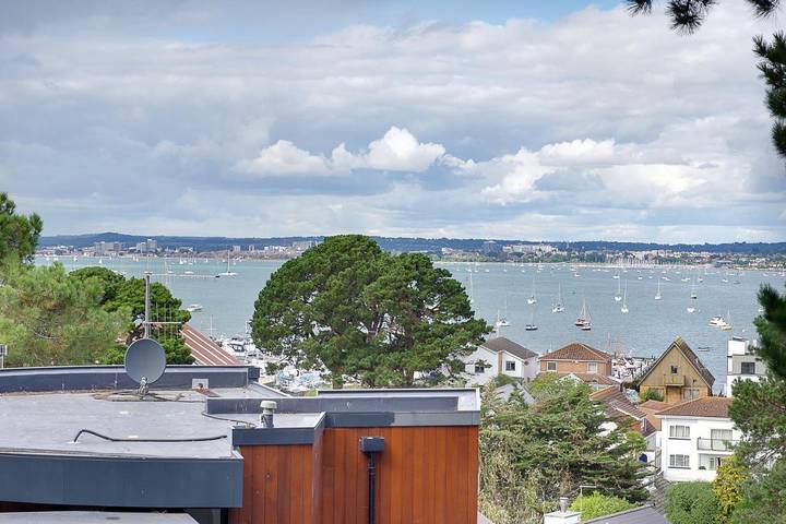 Holiday rental for 6 people, with Balcony and Hot tub as well as Terrace and View in Sandbanks