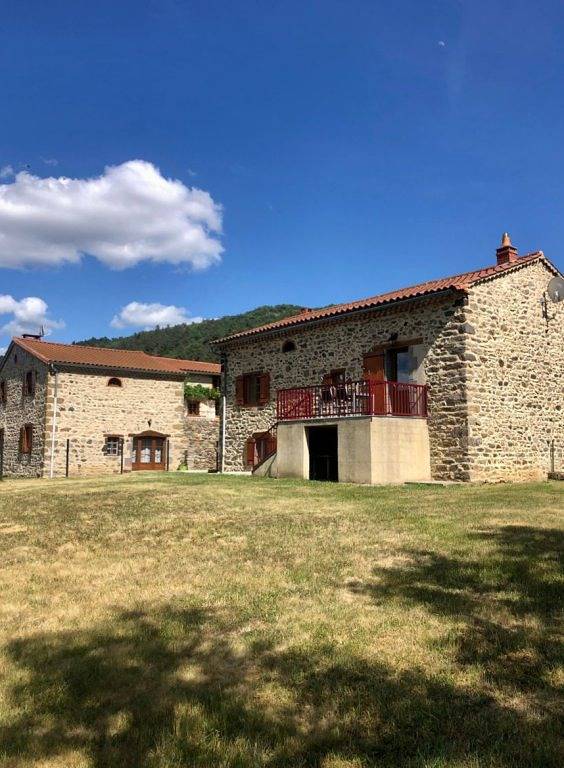 Gîte "Les Voûtes du Chambon" in Blassac, Massif central