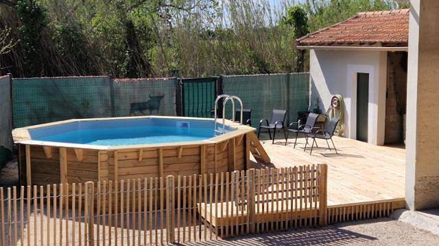 Location de vacances pour 8 personnes, avec jardin à Mollégès - 2