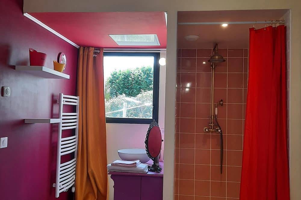 Zen House with Heated Pool, Sauna & Jacuzzi between Biarritz & Hossegor in Mouguerre, Bayonne region