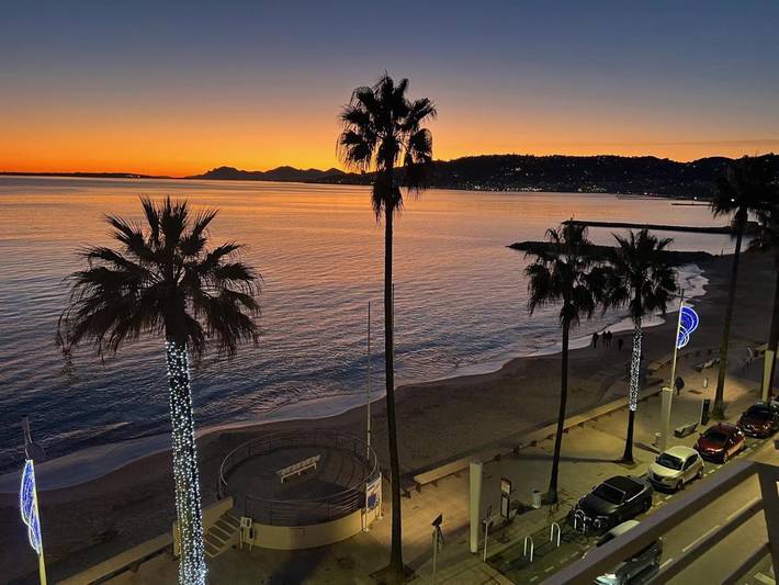 Gîte pour 5 personnes, avec terrasse et vue, animaux acceptés dans Plage de Juan-les-Pins - 3