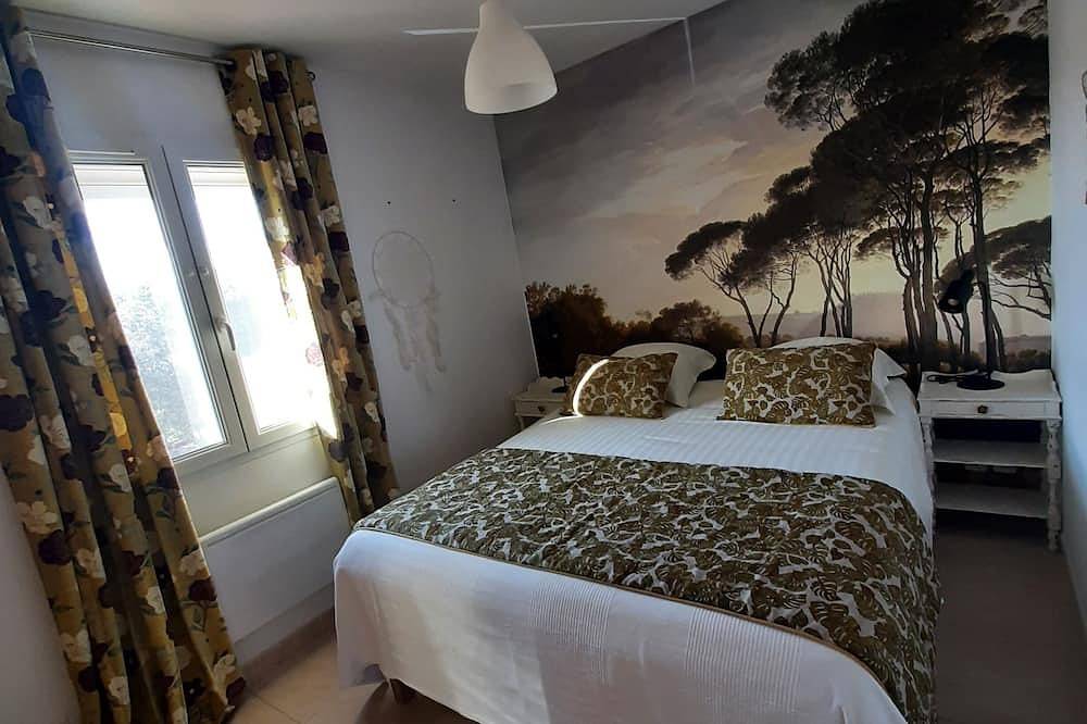 Three km from the majestic Pont Du Gard and 10 km from Uzès! in Vers-Pont-du-Gard, Region de Nimes