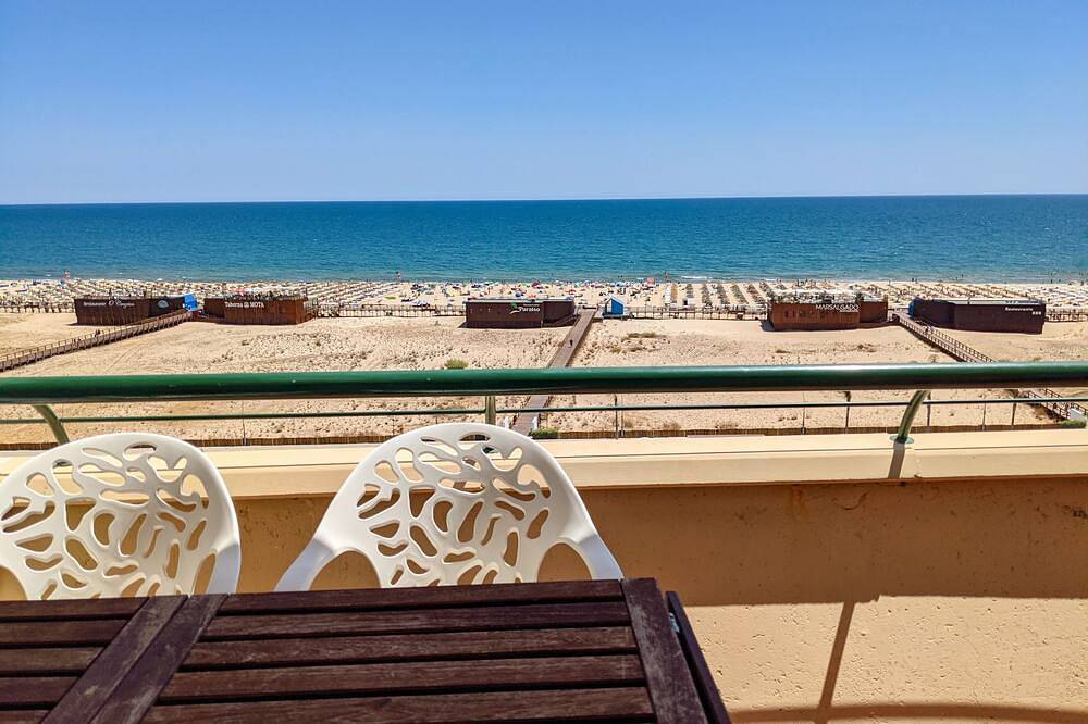 Ganze Wohnung, 2-Bett-Apartment Ocean Seasun Vacation Rentals (Preisnachlass für +28 Nächte) in Praia de Monte Gordo, Monte Gordo