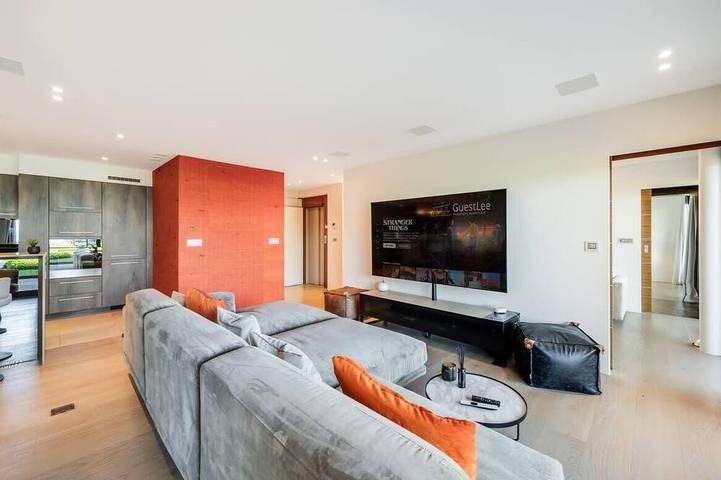 Ganze Wohnung, Charming and Spacious Residence in Brent in Brent (Montreux), Montreux
