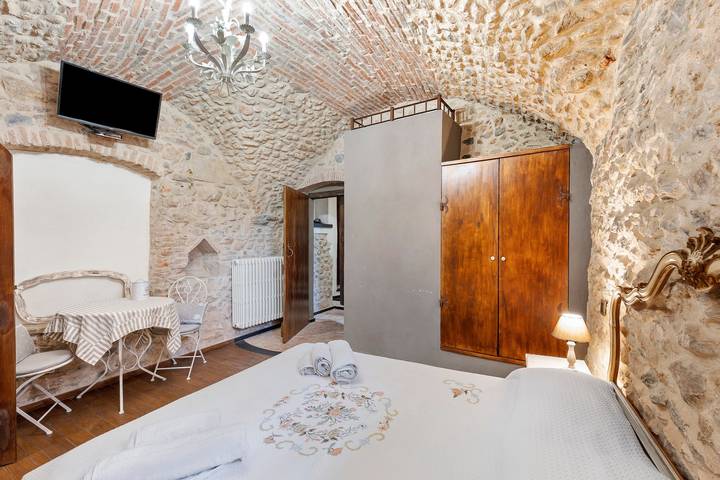 Quarto 'Stanza Dell'olio' com Terraço Privado e Wi-Fi in Peagna (Ceriale), Ceriale