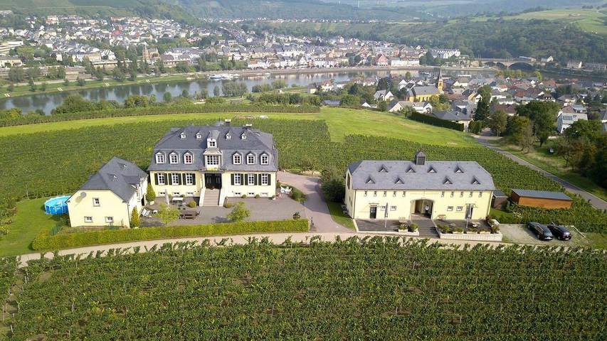 Appartement de vacances pour 4 personnes, avec balcon ainsi que jardin et sauna, adapté aux familles