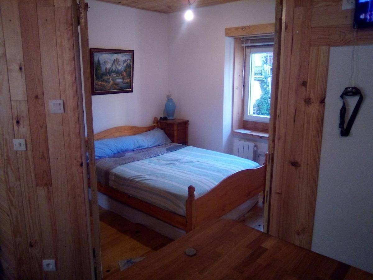 Appartement entier, One-Bedroom Apartment in Mauléon-Barousse, Pyrénées