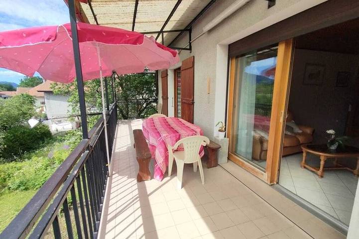 Gîte pour 6 personnes, avec Balcon et Jardin à Larringes