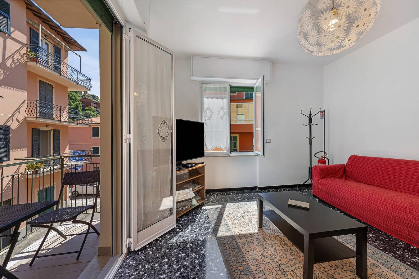 Appartamento intero, Appartamento '5 Posti Letto' con balcone e Wi-Fi in Moneglia, Riviera di Levante