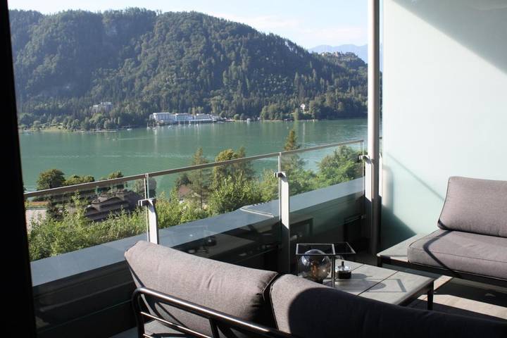 Ferienwohnung für 3 Personen, mit Ausblick und Terrasse sowie Seeblick, mit Haustier
