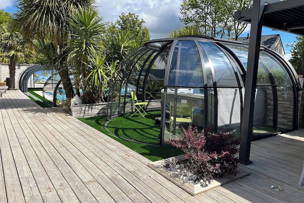 Un qq km del Golfo de Morbihan y el mar, con piscina cubierta climatizada in Surzur, Côte des Mégalithes