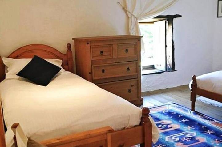 Gîte pour 5 personnes, avec piscine ainsi que jardin et terrasse, animaux acceptés à Exideuil - 3