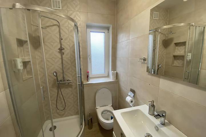 Villa for 10 people, with garden - 1