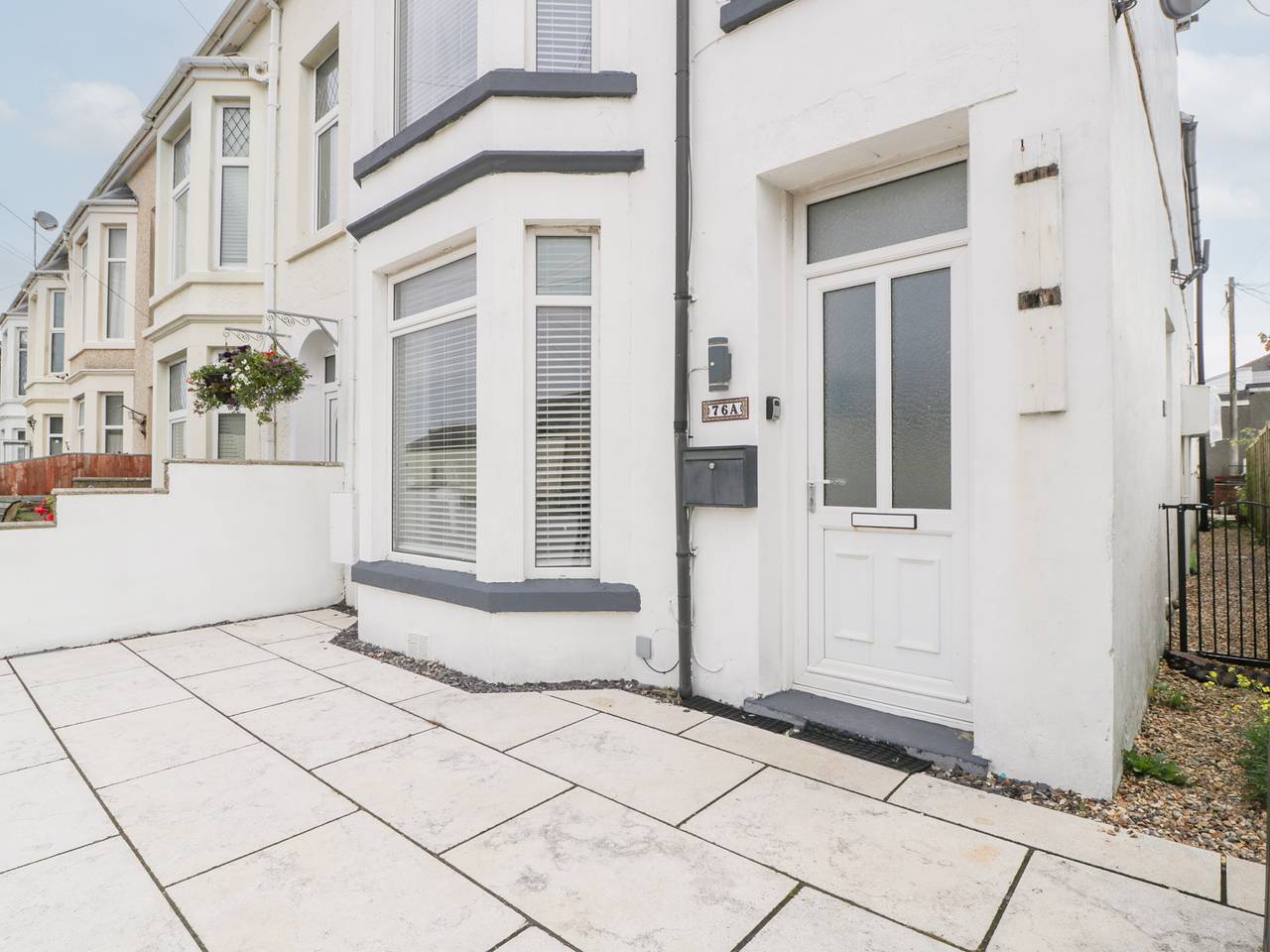 Entire apartment, 76A Mackworth Road in Porthcawl, Bridgend region