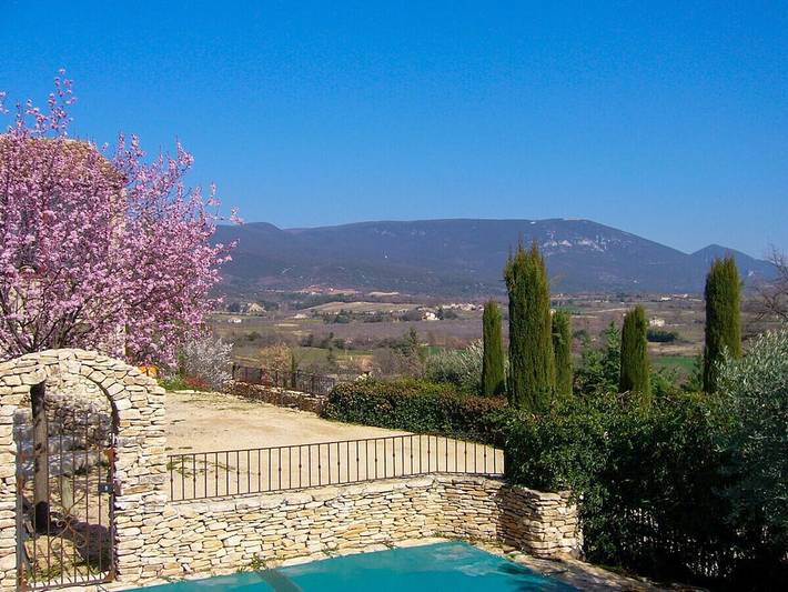 Location de vacances pour 5 personnes, avec Terrasse ainsi que Jardin et Piscine à Villars