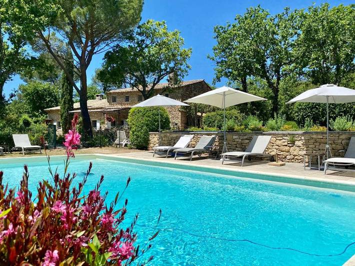 Villa pour 10 personnes, avec jardin et piscine, animaux acceptés à Gordes