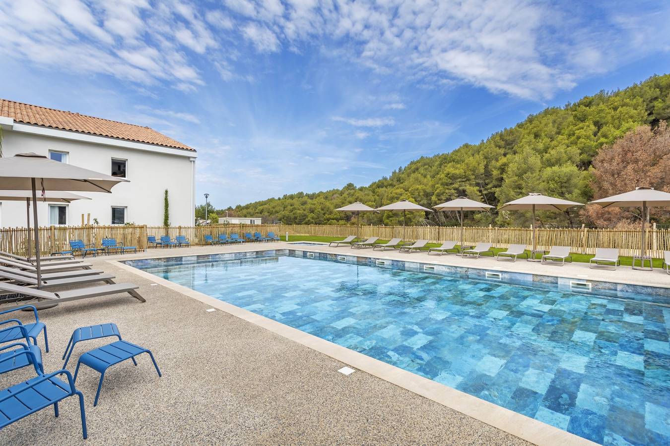 Appartement entier, Cap Cassis Calanques 2p6p Duplex Terrace in Roquefort-la-Bédoule, Région de Marseille