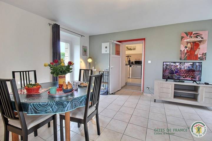 Gîte pour 3 personnes, avec jardin à Hillion - 4