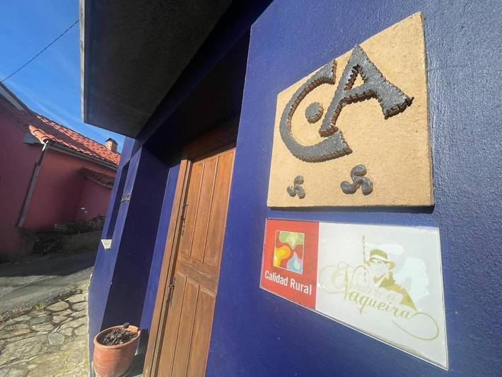 Casa rural para 4 personas, con Terraza y Jardín en Salas  - 2