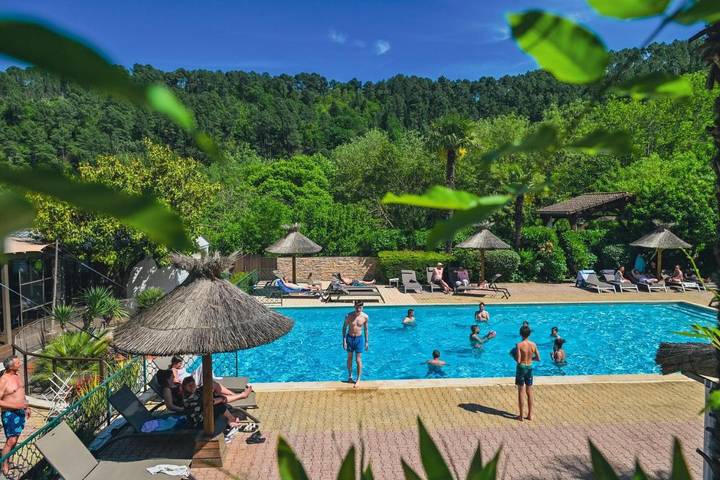 Vakantiepark voor 4 personen, with tuin and zwembad as well as uitzicht in Zuid-Frankrijk