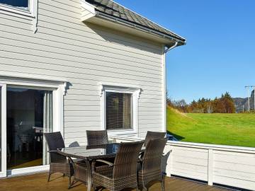 Feriehus til 10 Personer i Midsund , Nordlige Fjord-Norge, Bilde 4