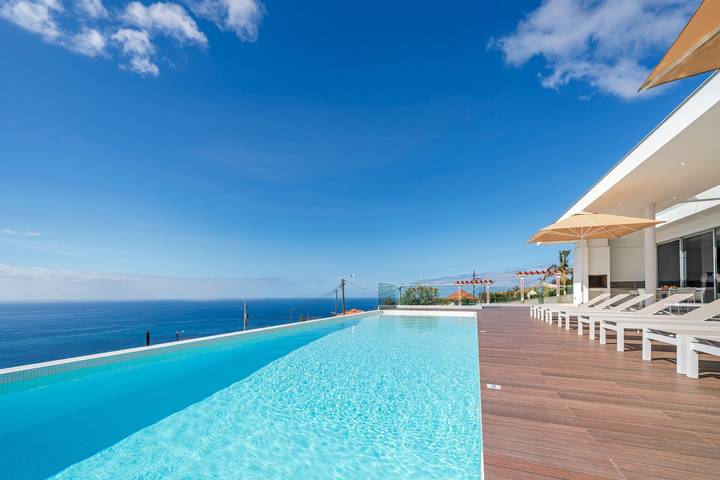 Location de vacances pour 8 personnes, avec jardin dans Estreito da Calheta - 2