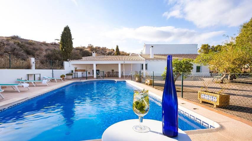 Casa rural para 12 personas, con piscina en Taberno