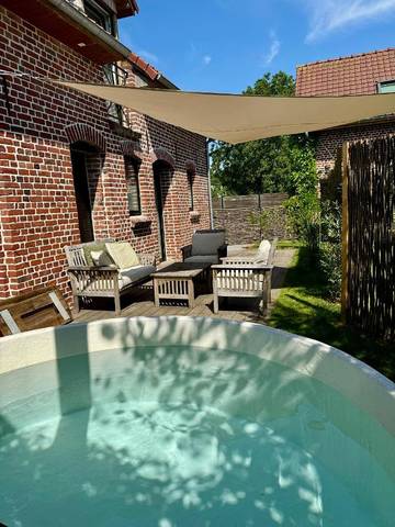 Gîte pour 6 personnes, avec jardin et jacuzzi, adapté aux familles à Fromelles