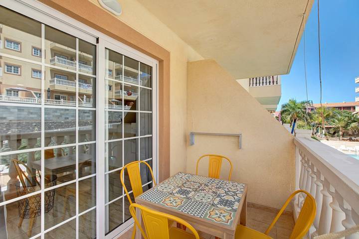Ferienhaus Palmar D10 mit Gemeinschaftspool, Balkon und WLAN in Palm-Mar, Arona