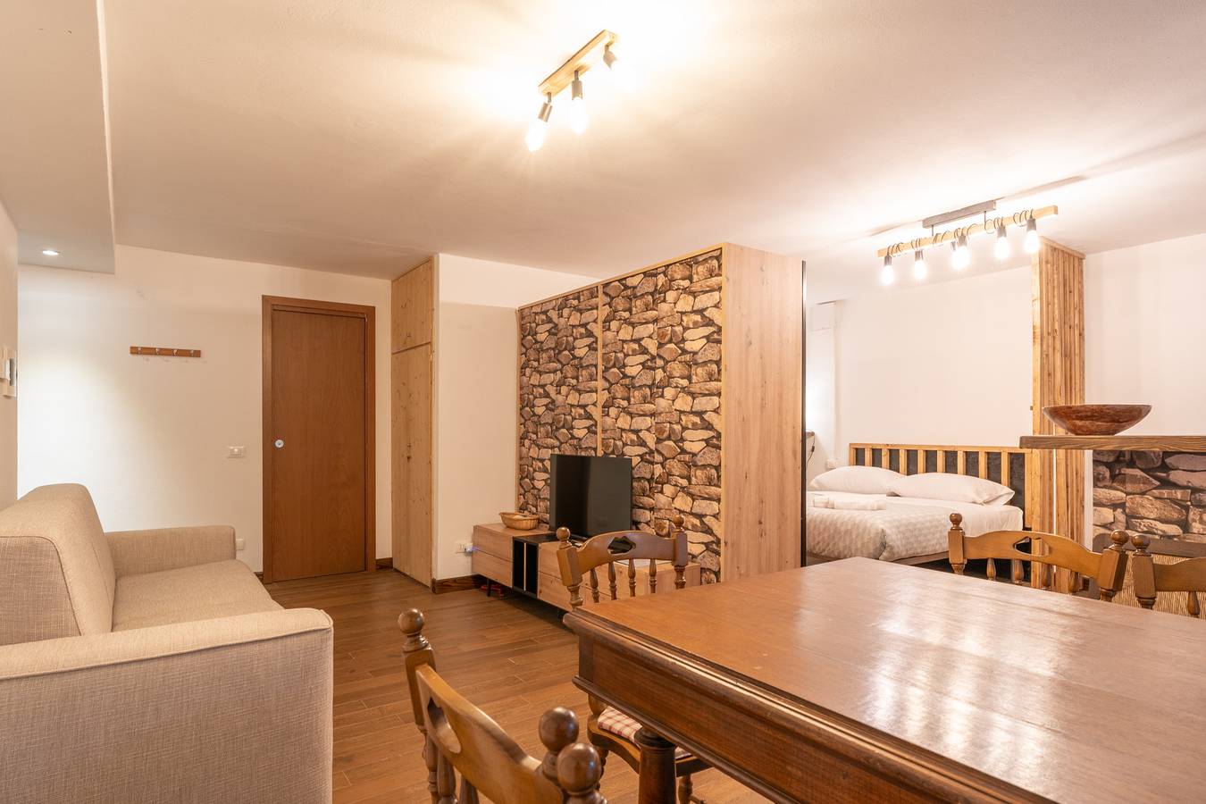 Ganze Wohnung, Ampio monolocale con bagno turco in Cremeno, Gemeinde Cremeno