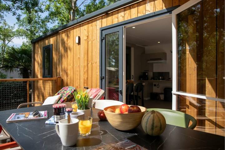 Mobil home pour 4 personnes, avec terrasse ainsi que piscine et jardin, animaux acceptés dans Plages des Cabanes de Fleury - 2