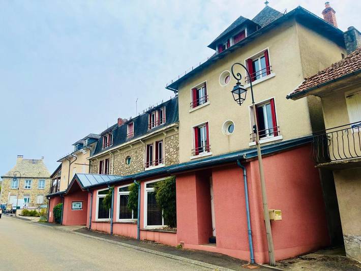 Location de vacances pour 2 personnes, avec terrasse et vue à Calvinet - 2