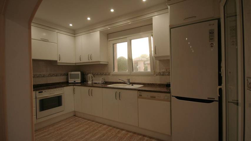 Chalet para 7 personas, con jacuzzi y jardín además de piscina y balcón en Marina Alta - 4