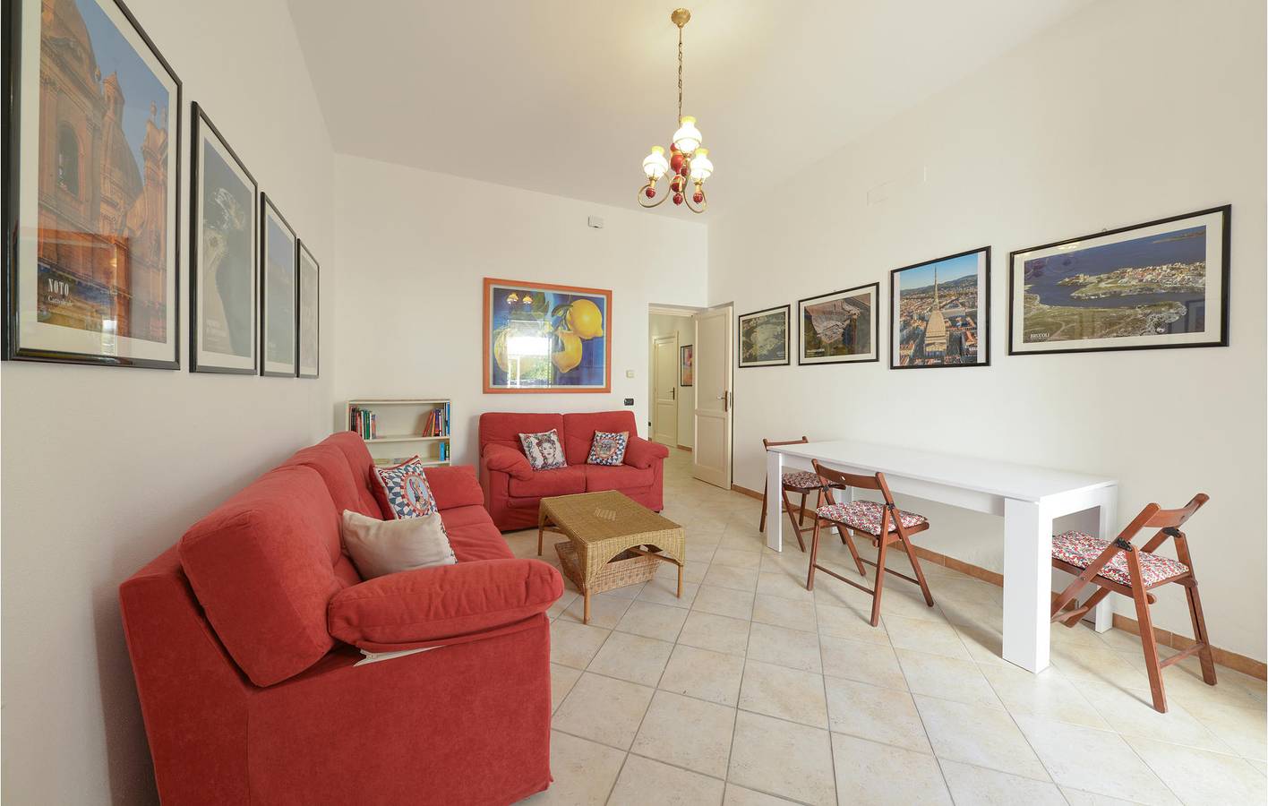 Gezellig appartement met zwembad & parkeerplaats, dichtbij restaurants & rivier in Floridia, Provincie Syracuse