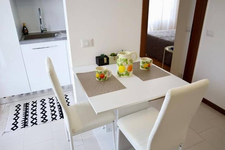 Casas e apartamentos de temporada para 2 pessoas, com jardim e balcão em Treviso