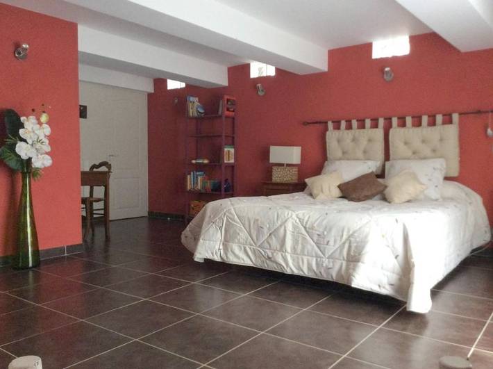 Maison d’hôte pour 2 personnes, avec Jacuzzi et Terrasse ainsi que Jardin et Vue