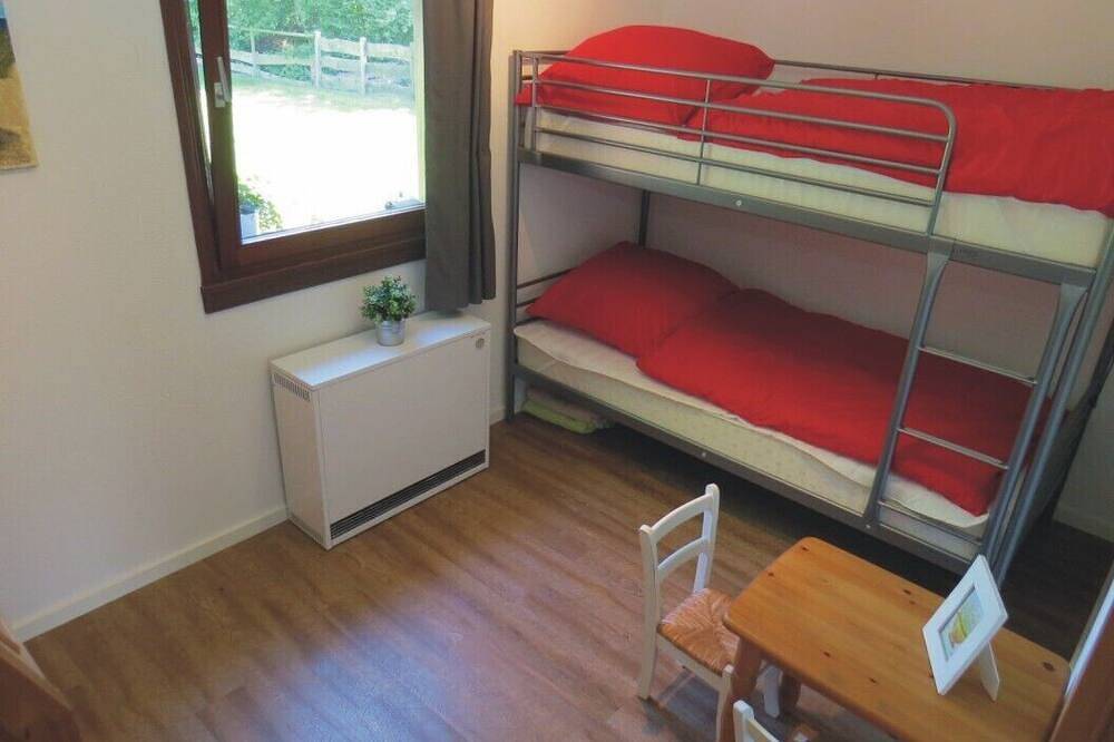 Ferienhaus am Privatsee mit Badestrand, Haustiere willkommen, sehr ruhig gelegen in Wiefelstede, Ammerland