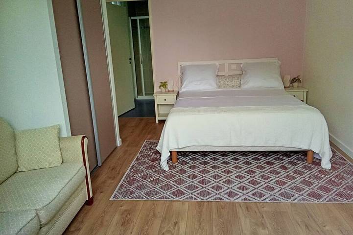 Location de vacances pour 12 personnes, avec jardin dans Gare De Lourdes - 2