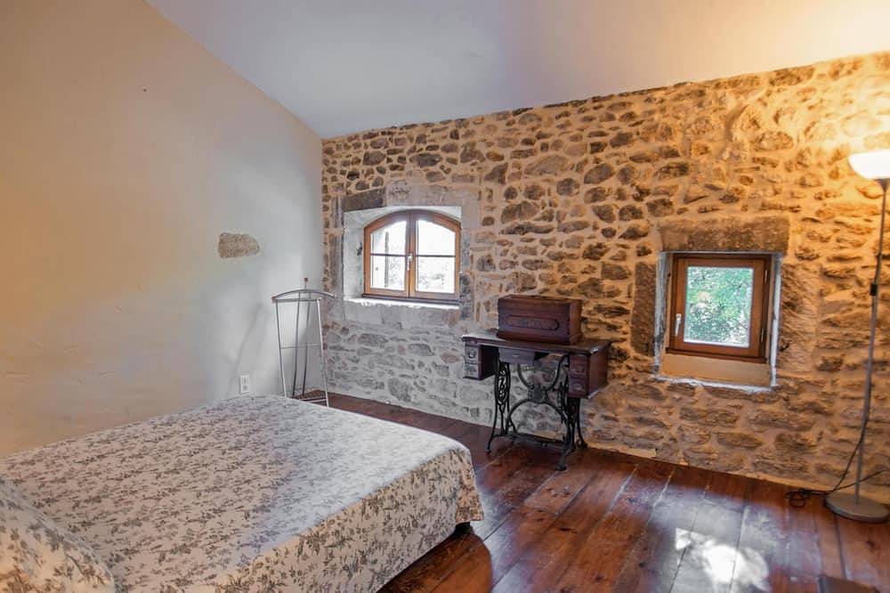 Country house with private pool in Bollène, Vaucluse