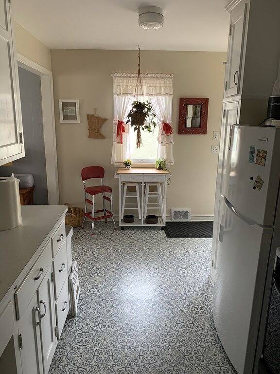 Vacation rental for 8 people, with yard, with pets in Twin Cities