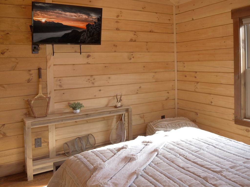 Riverside Relaxation, Fireside Moments & Serene Sips in Mountain Breezes - Toccoa River Mist in Chattahoochee National Forest